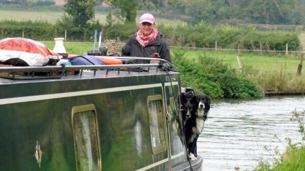 Sue, Meg and Penny looking out for me (Vic already has the kettle on)