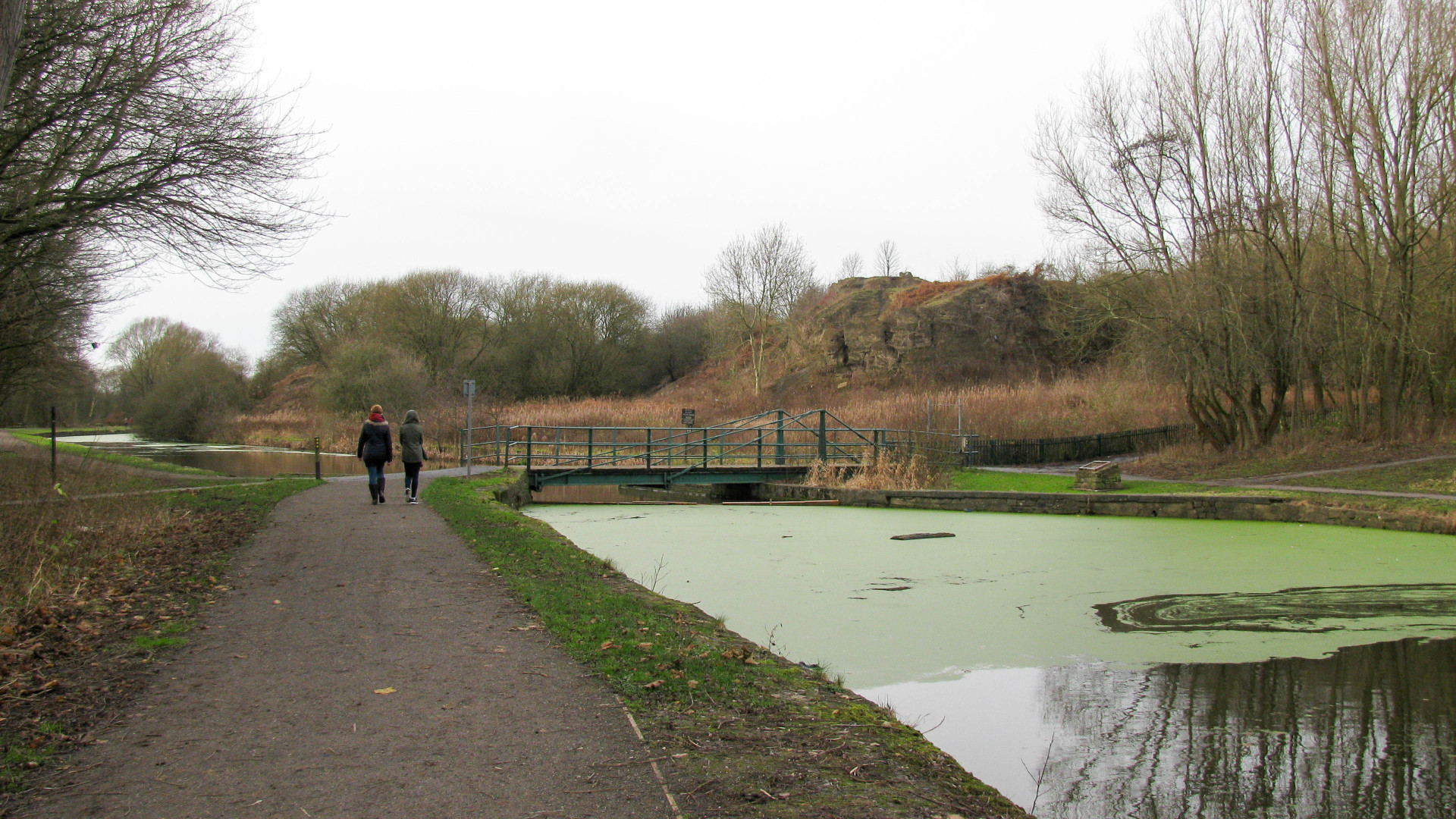 Swing Bridge below Bradley Lock