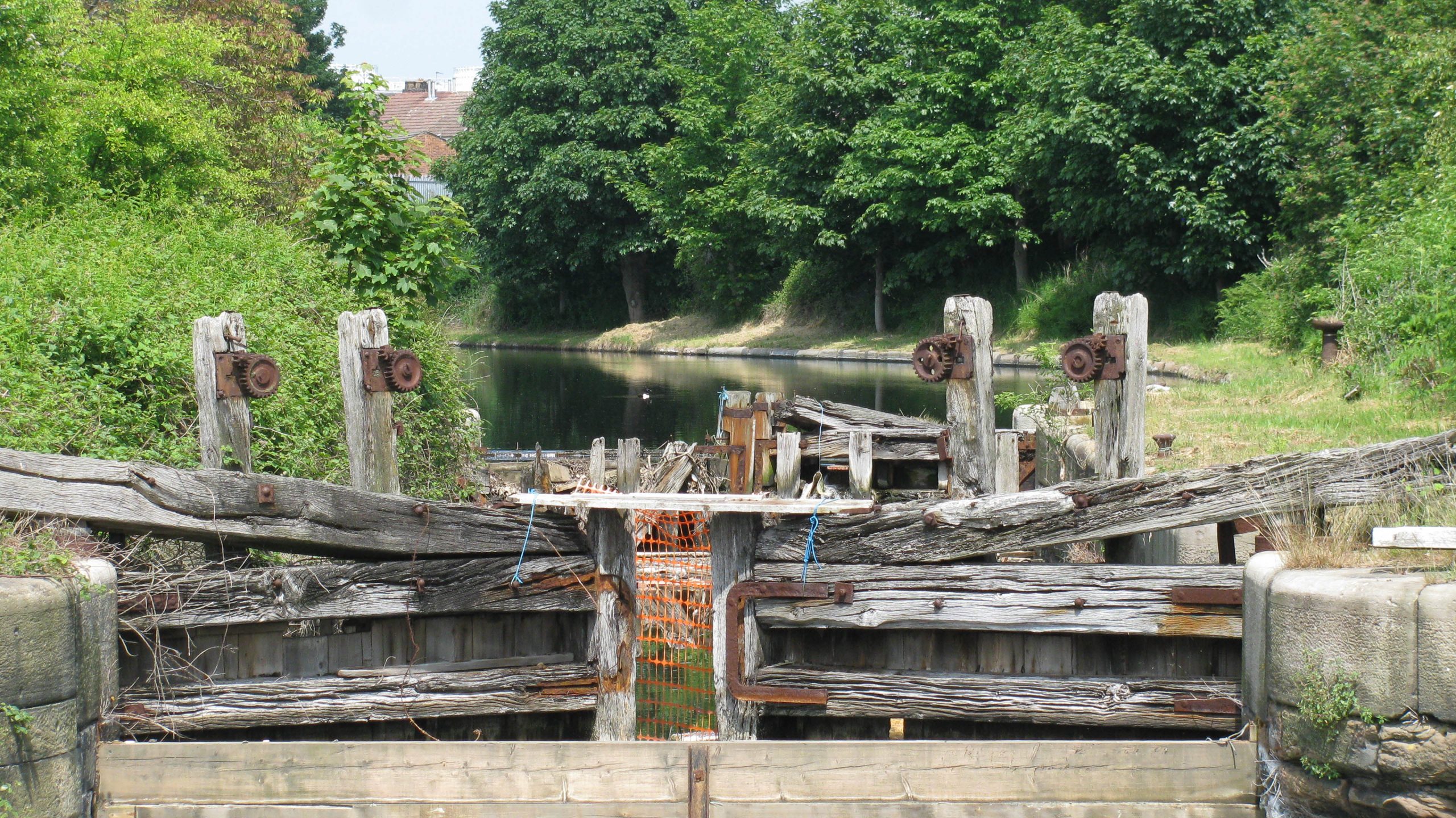 Derelict Entrance Lock - Waterway Routes